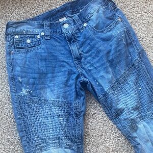 True Religion Men’s Moto Slim Big T Distressed Blue Jeans. Paint Splatter. 34x32